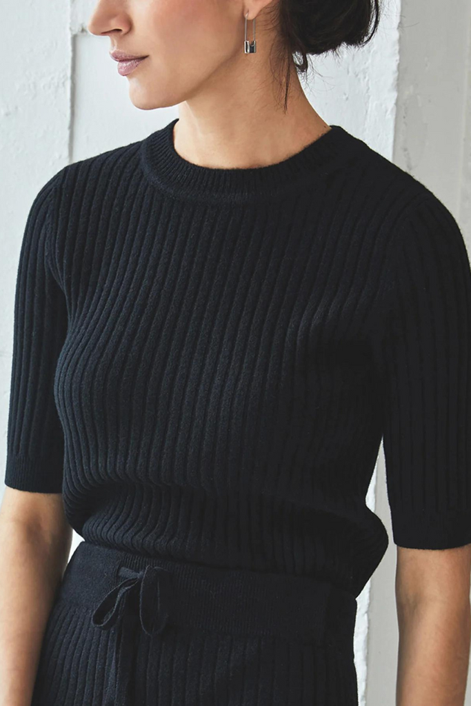 Aleger Cashmere | Black 100% Cashmere Short Sleeve T